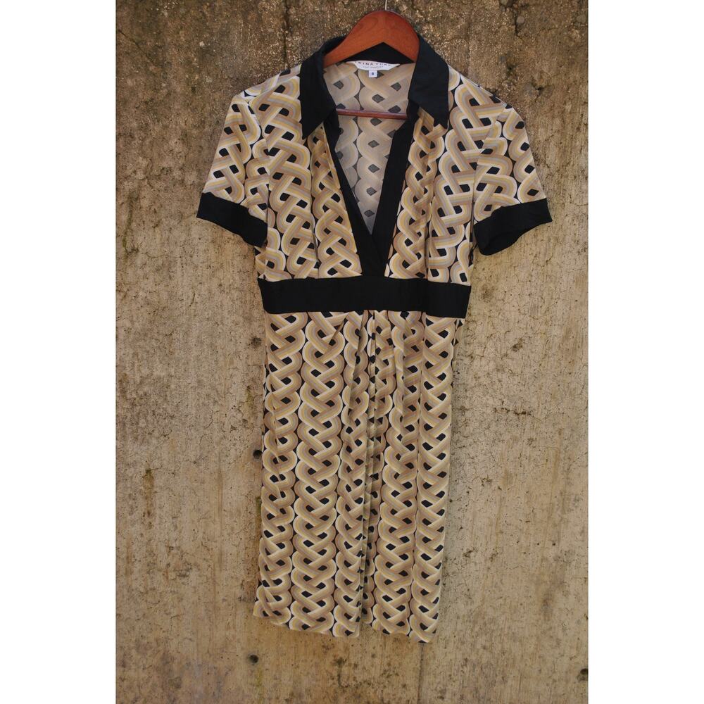 Trina Turk Geometric Print Short Sleeve Dress – Size 8